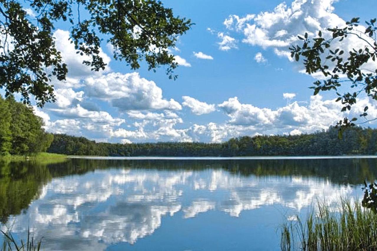 Holiday Home Close To The Lake Shore, Dabrowica Dabrowica  Экстерьер фото